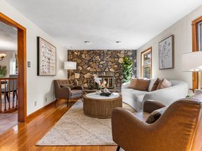 20 Lantern Ln, Burlington MA 01803