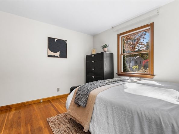 20 Lantern Ln, Burlington MA 01803