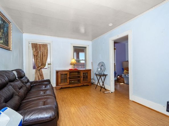 99 North St, Southbridge MA 01550