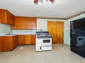 99 North St, Southbridge MA 01550