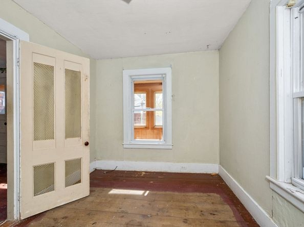 99 North St, Southbridge MA 01550