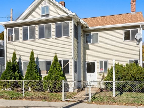 99 North St, Southbridge MA 01550