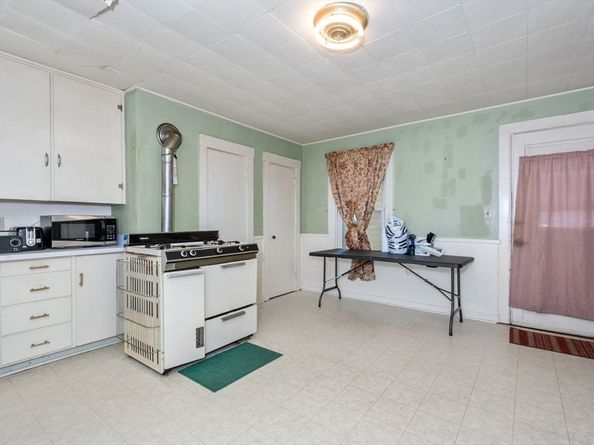 99 North St, Southbridge MA 01550