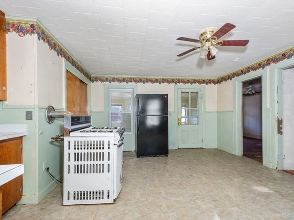 99 North St, Southbridge MA 01550