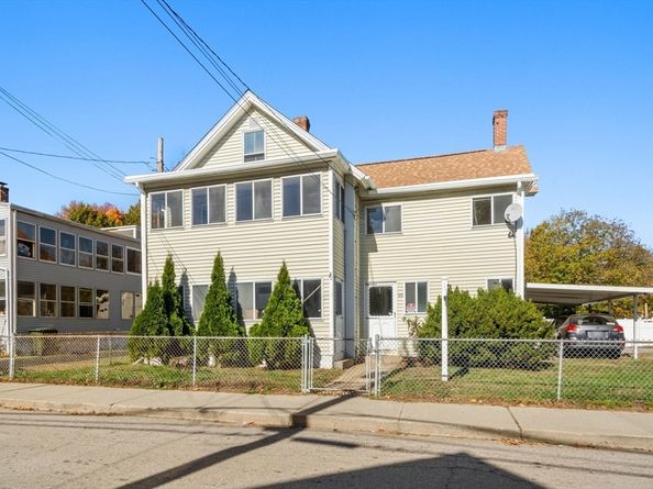 99 North St, Southbridge MA 01550