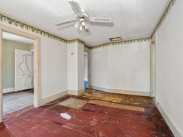 99 North St, Southbridge MA 01550