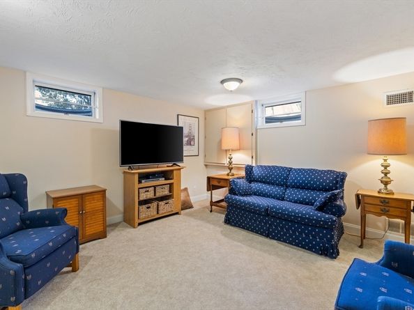 2 Marlboro Road, Lexington MA 02421