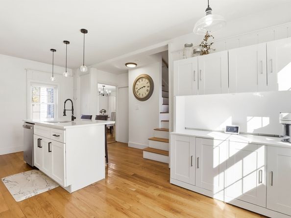 4 Wayside Dr, Danvers MA 01923