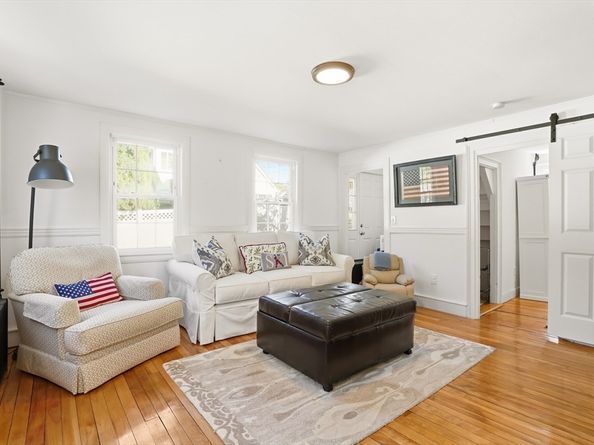 4 Wayside Dr, Danvers MA 01923