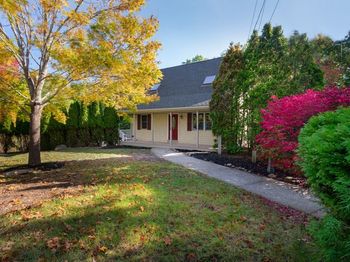 103 Mayflower Ln