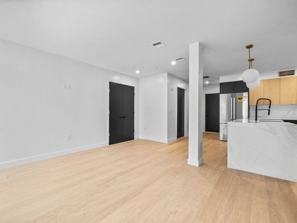 230 Everett 101, Boston MA 02128