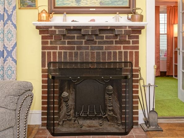 34 Burdette Ave, Framingham MA 01702