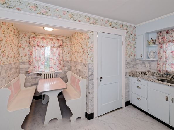 34 Burdette Ave, Framingham MA 01702