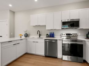 7 Cross St 201, Wilmington MA 01887