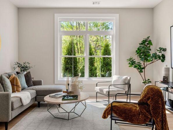 7 Cross St 201, Wilmington MA 01887