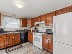 92 Gloucester St, Brockton MA 02302