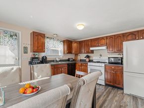 92 Gloucester St, Brockton MA 02302