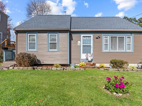 92 Gloucester St, Brockton MA 02302