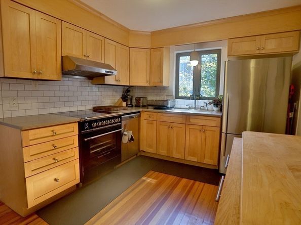 4 Willow Ave 2, Salem MA 01970