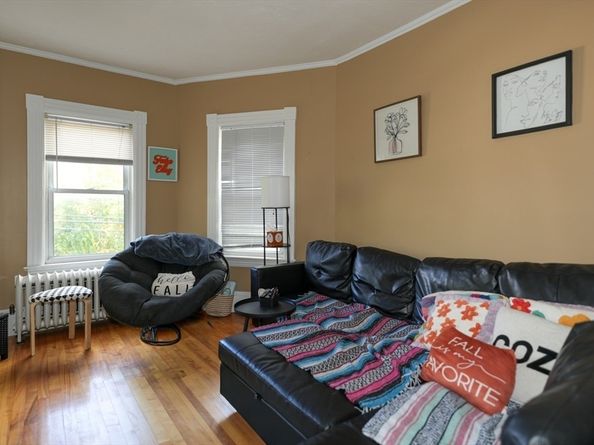 194 Norfolk St, Worcester MA 01604