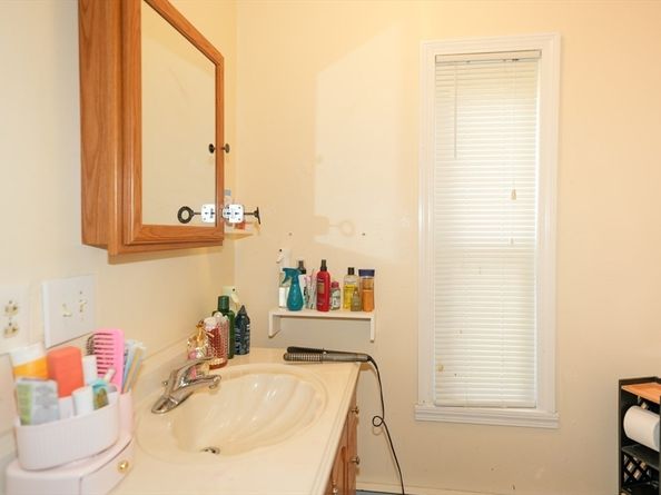 194 Norfolk St, Worcester MA 01604