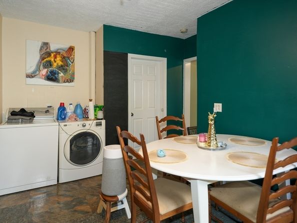 194 Norfolk St, Worcester MA 01604