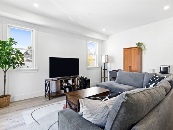 8 Oakhurst Street 4, Boston MA 02124