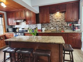 60 Circuit Ave S,, Worcester MA 01603