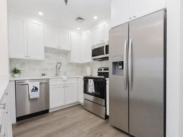 90 Quincy Shore Dr 803, Quincy MA 02171