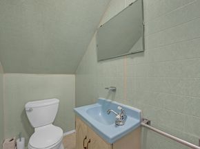 72 Youngs Rd, Lunenburg MA 01462