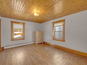 72 Youngs Rd, Lunenburg MA 01462