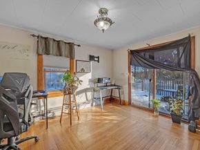 72 Youngs Rd, Lunenburg MA 01462