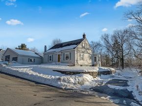 72 Youngs Rd, Lunenburg MA 01462