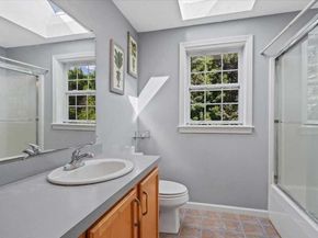 89 Boulder Hill Rd, Holden MA 01522