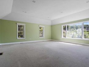 89 Boulder Hill Rd, Holden MA 01522