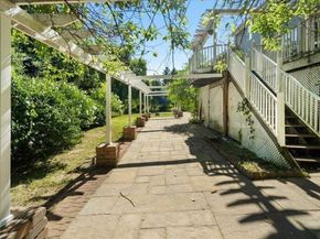 89 Boulder Hill Rd, Holden MA 01522
