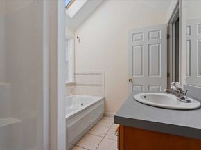 89 Boulder Hill Rd, Holden MA 01522