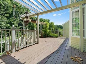 89 Boulder Hill Rd, Holden MA 01522
