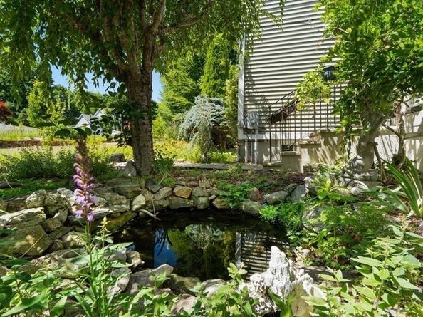 89 Boulder Hill Rd, Holden MA 01522