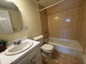 15 Davis Rd B11, Acton MA 01720