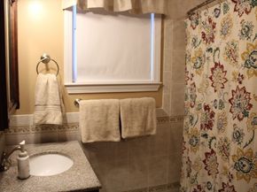 18 Knollwood Rd, Tewksbury MA 01876