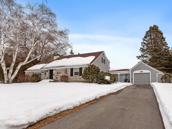 454 Wilson St, Clinton MA 01510