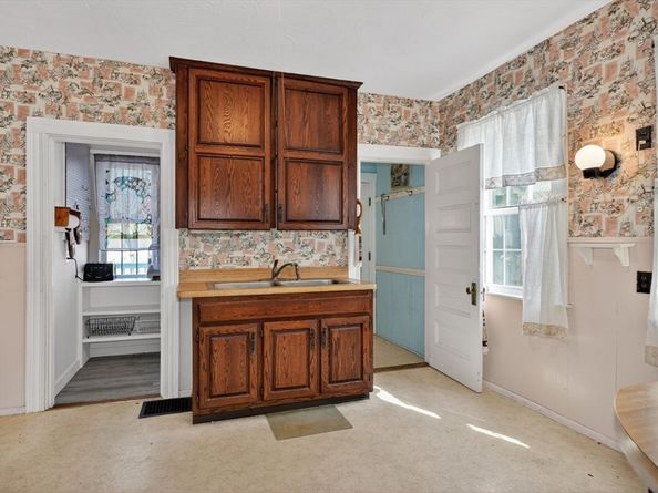 112 Shawmut Avenue, Marlborough MA 01752