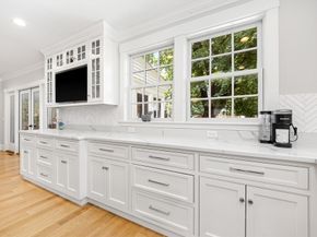 6 Leavitt St, Hingham MA 02043