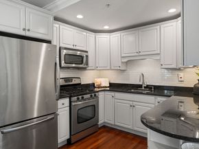 39 Oak St 39B, Somerville MA 02143