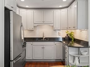 39 Oak St 39B, Somerville MA 02143