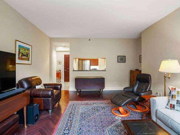 1 Charles St S 602, Boston MA 02116