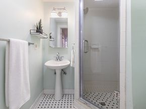 230 Commonwealth Ave, Boston MA 02116