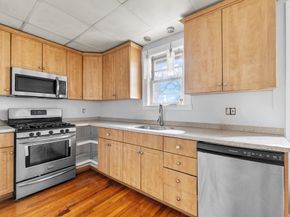 11 Birch St, Lynn MA 01902