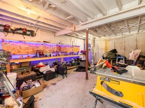 17 Gray Rd, Templeton MA 01468